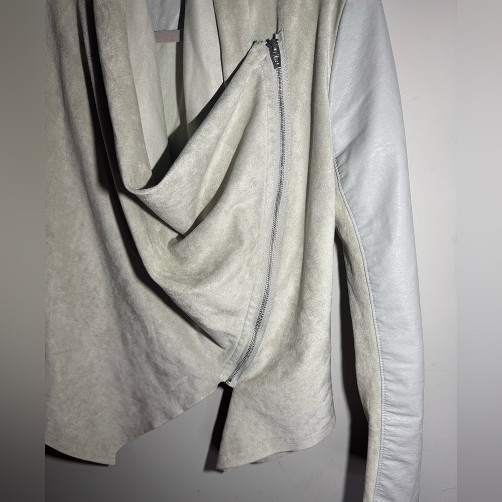 Blank NYC Faux Leather Moto Jacket, like New size Medium, cream color - Picture 6 of 9